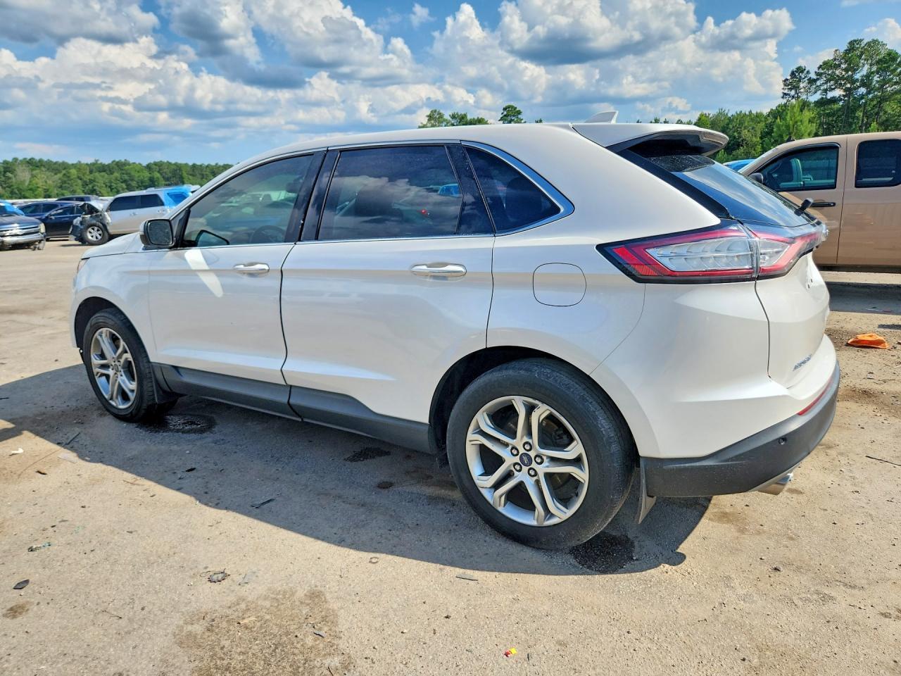 2015 Ford Edge Titanium - Фото 2