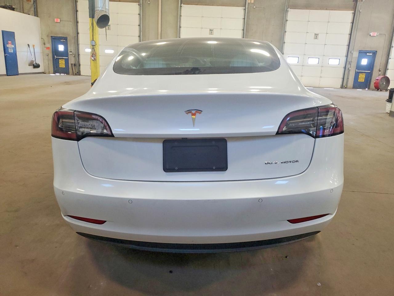 2020 Tesla Model 3 - Фото 6