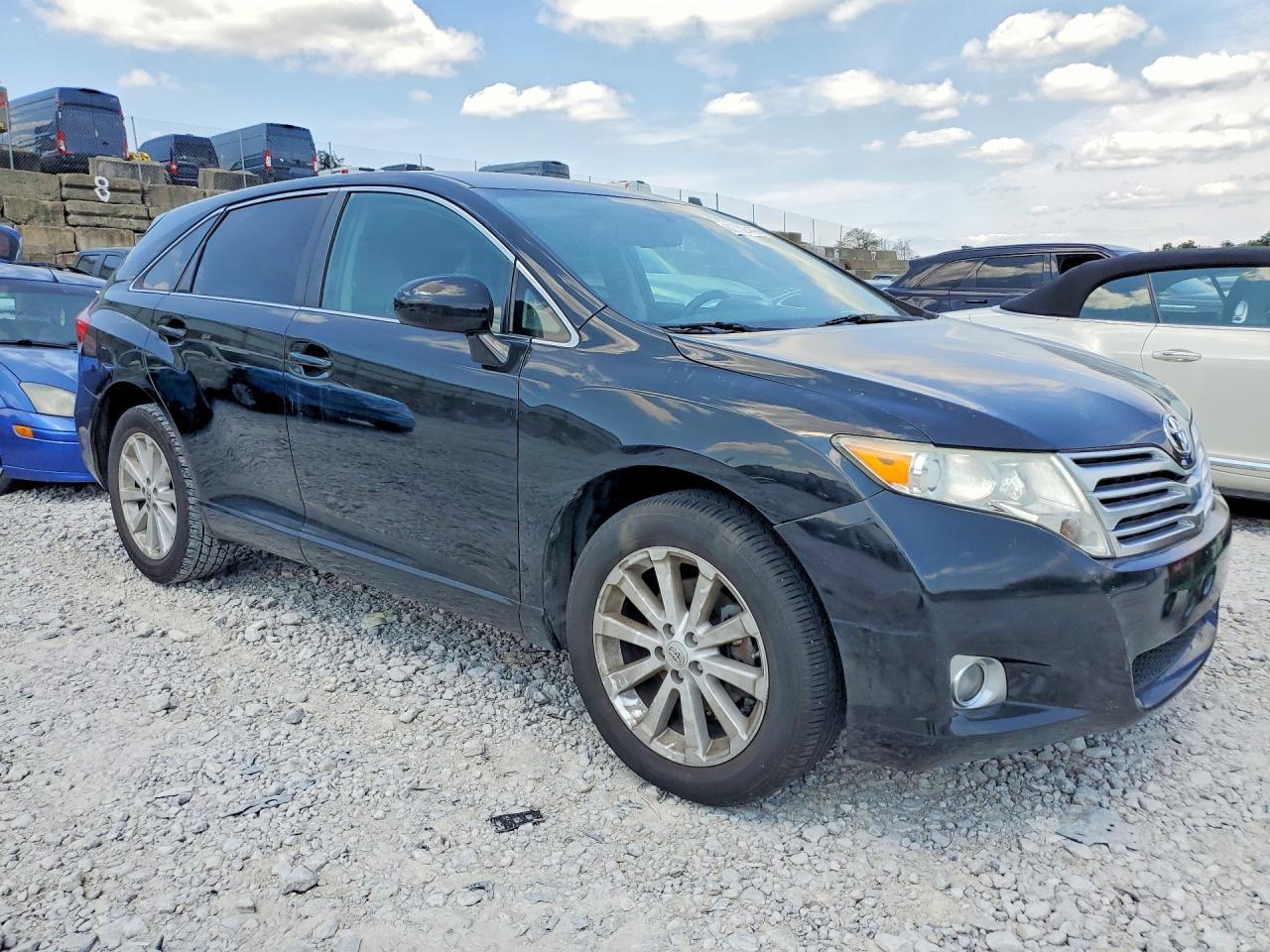 2012 Toyota Venza Le - Image 4