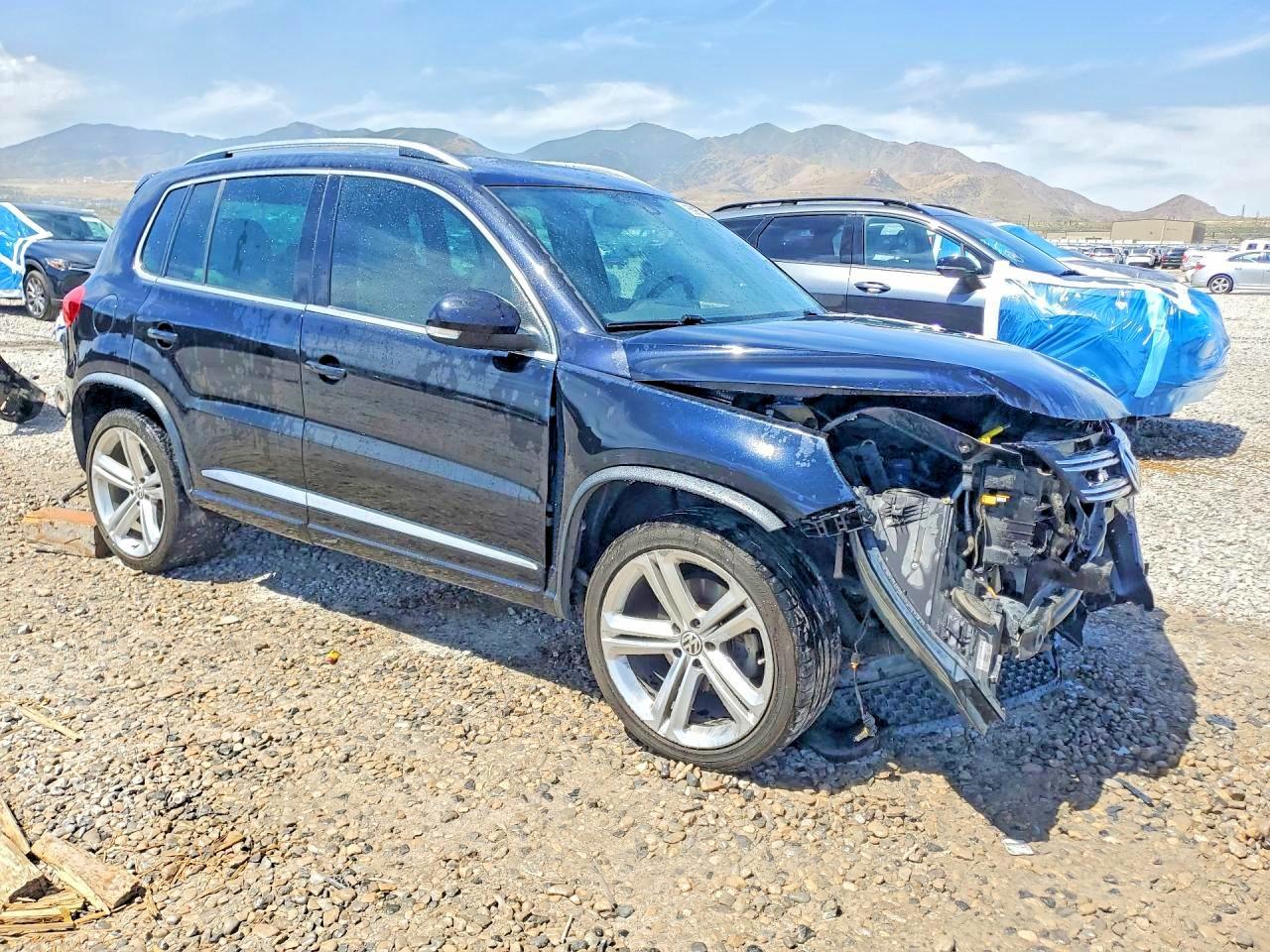 2014 Volkswagen Tiguan S - Image 4