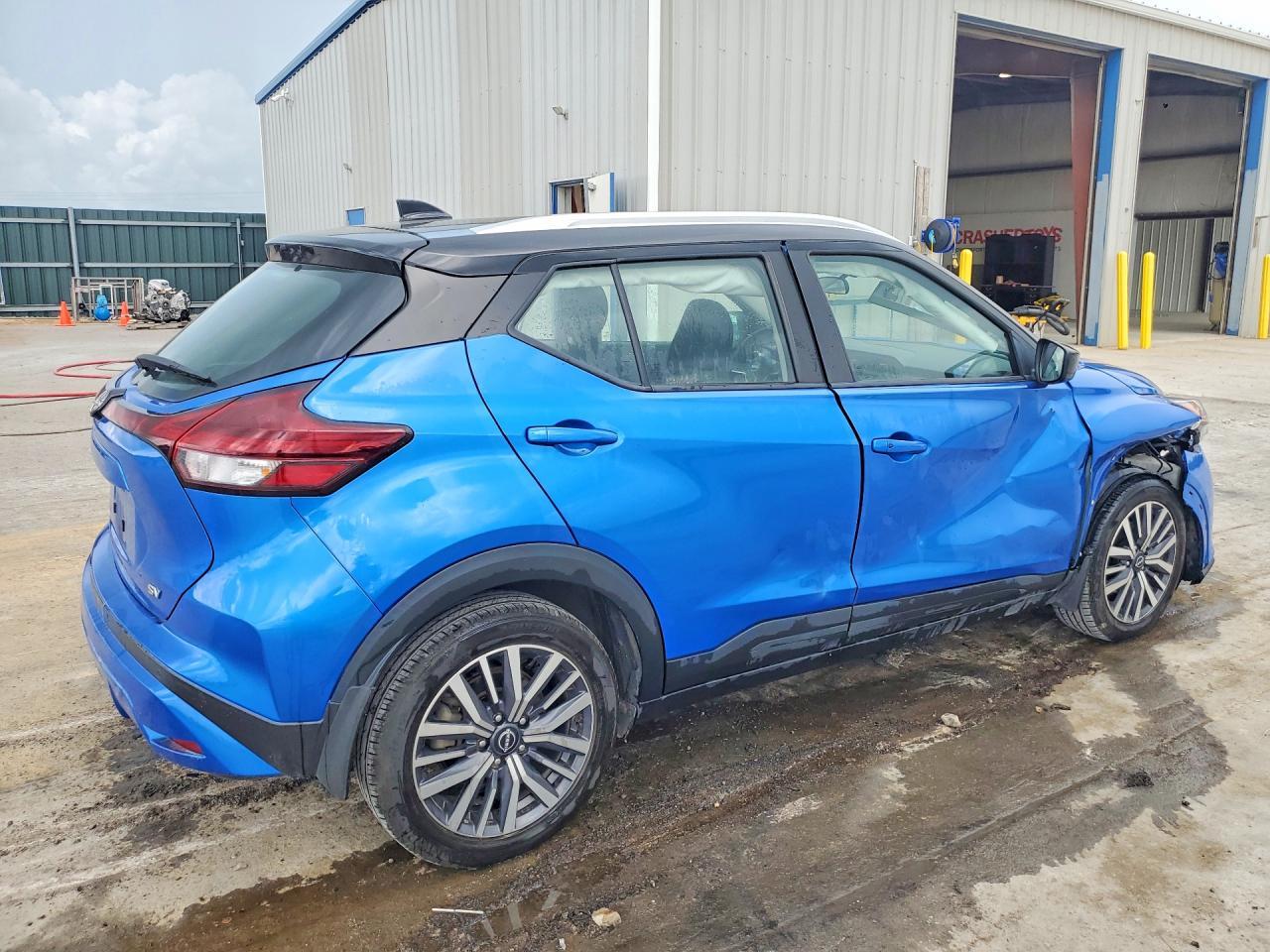 2023 Nissan Kicks Sv - Image 3