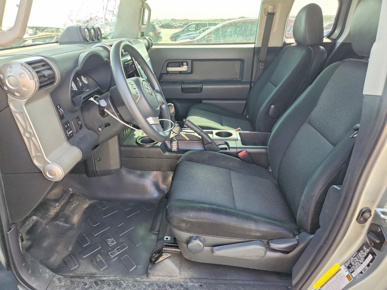 2012 Toyota Fj Cruiser Base - Image 7