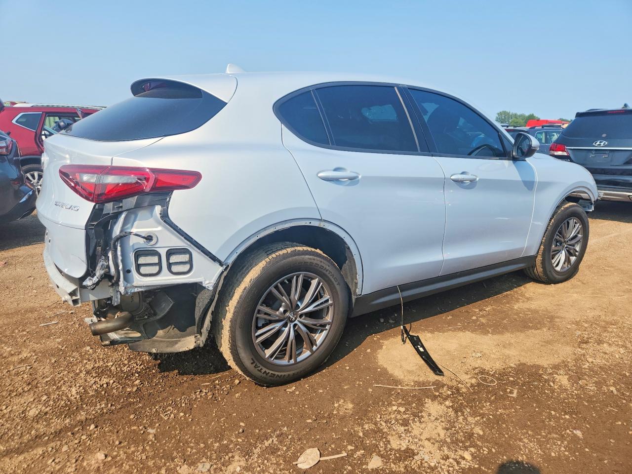 2023 Alfa Romeo Stelvio Sprint - Фото 3