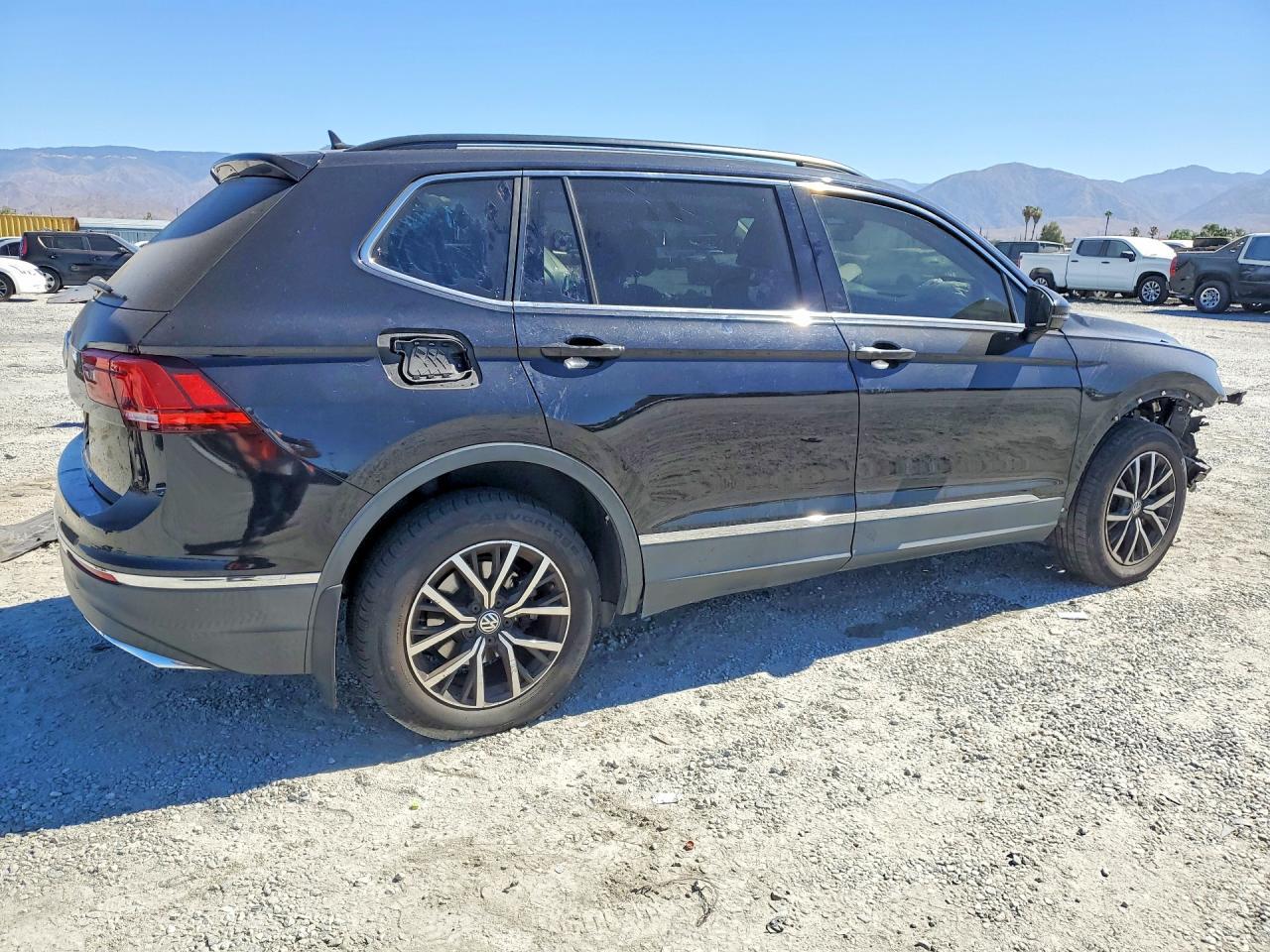 2021 Volkswagen Tiguan Se - Фото 3