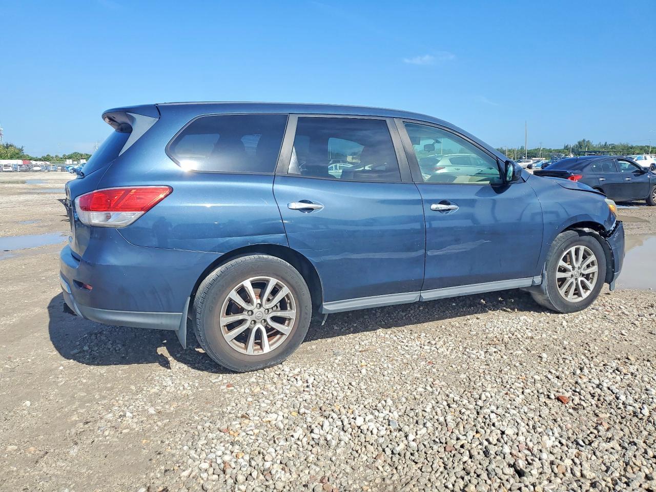 2014 Nissan Pathfinder S - Фото 3