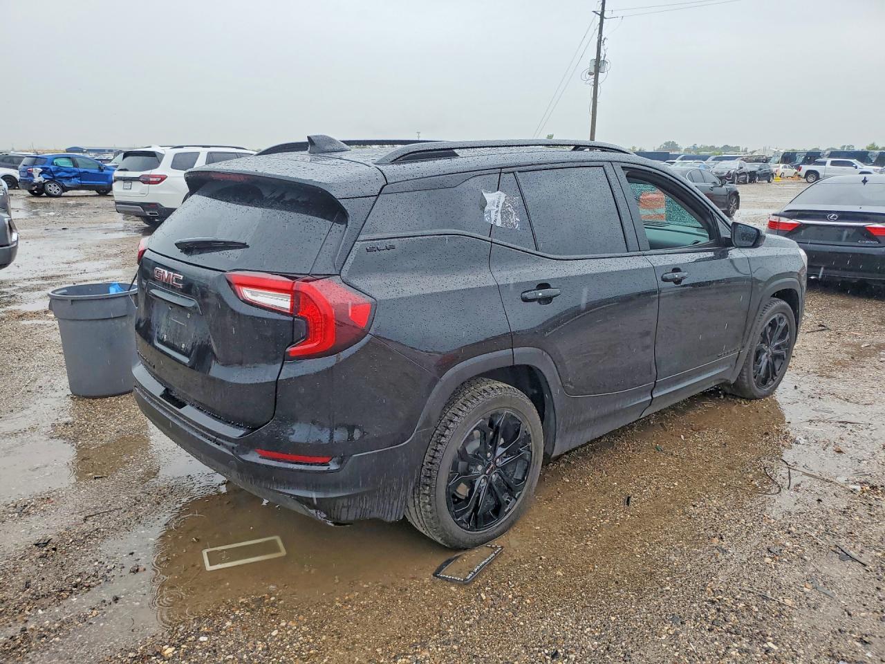 2022 GMC Terrain Sle - Image 3