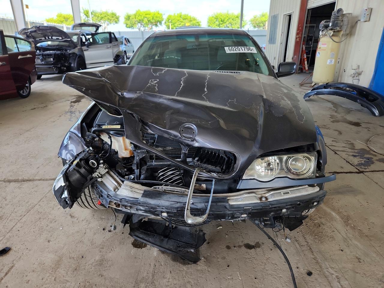 2002 BMW 325 - Image 5