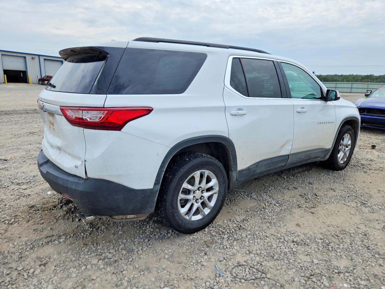 2021 Chevrolet Traverse Lt - Image 3