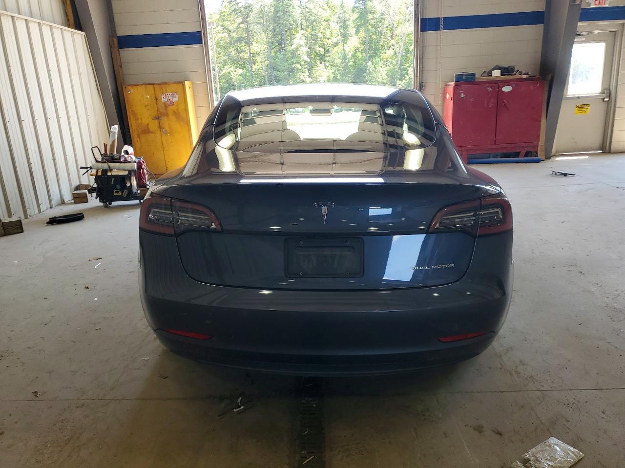 2022 Tesla Model 3 - Фото 6
