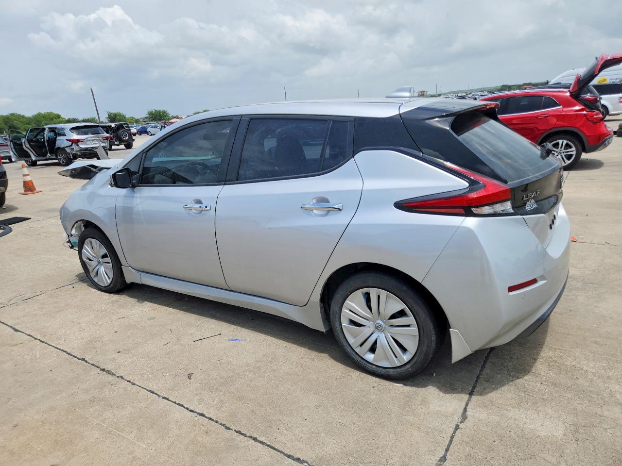 2025 Nissan Leaf S - Image 2
