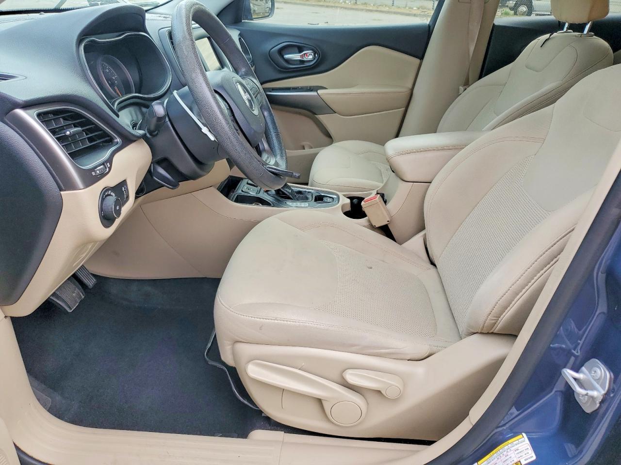 2019 Jeep Cherokee Latitude - Image 7