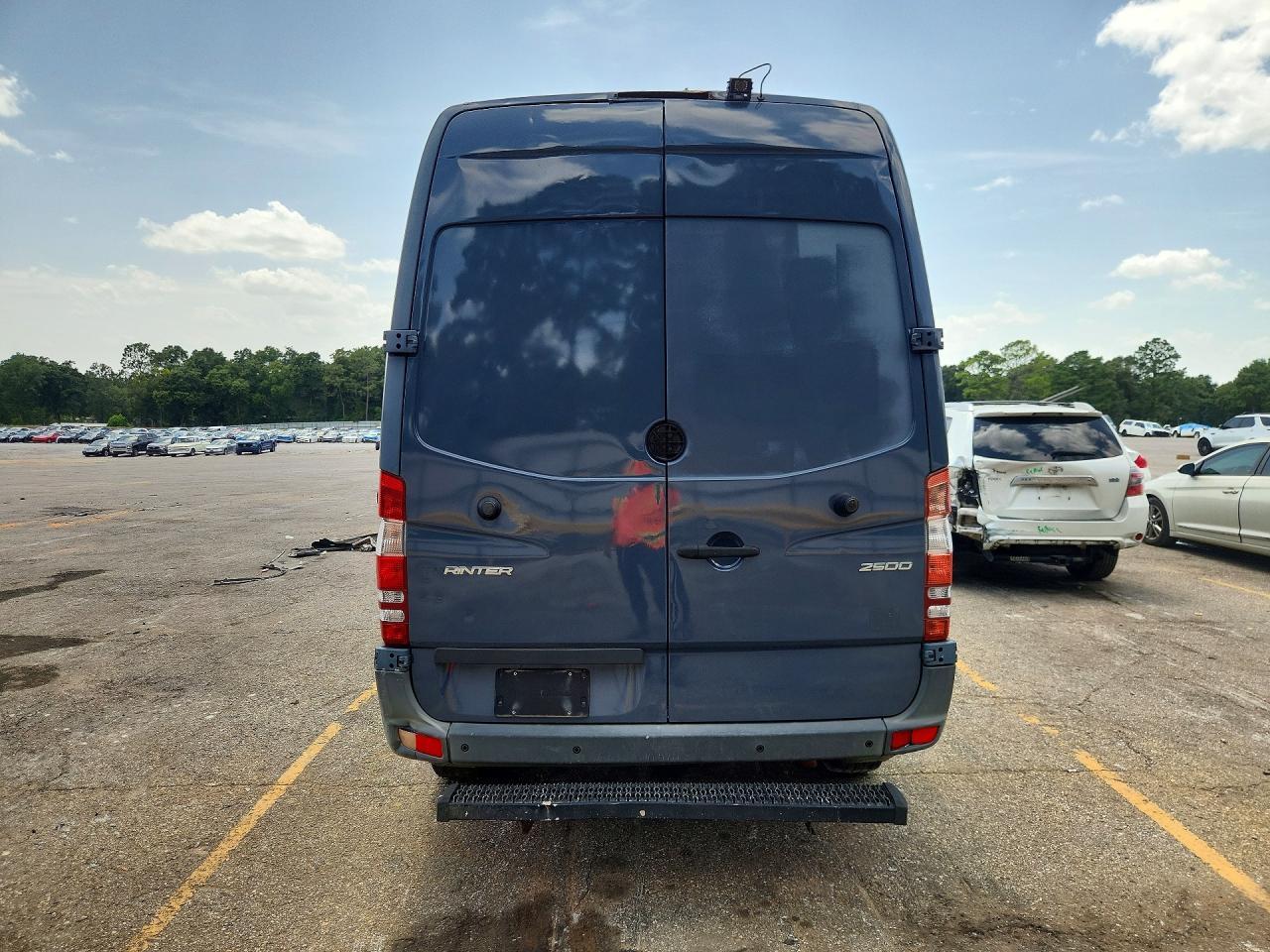 2018 Mercedes-Benz Sprinter 2500 - Image 6