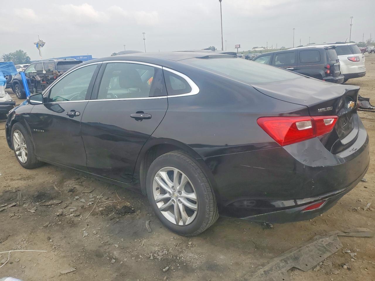 2018 Chevrolet Malibu Lt - Image 2