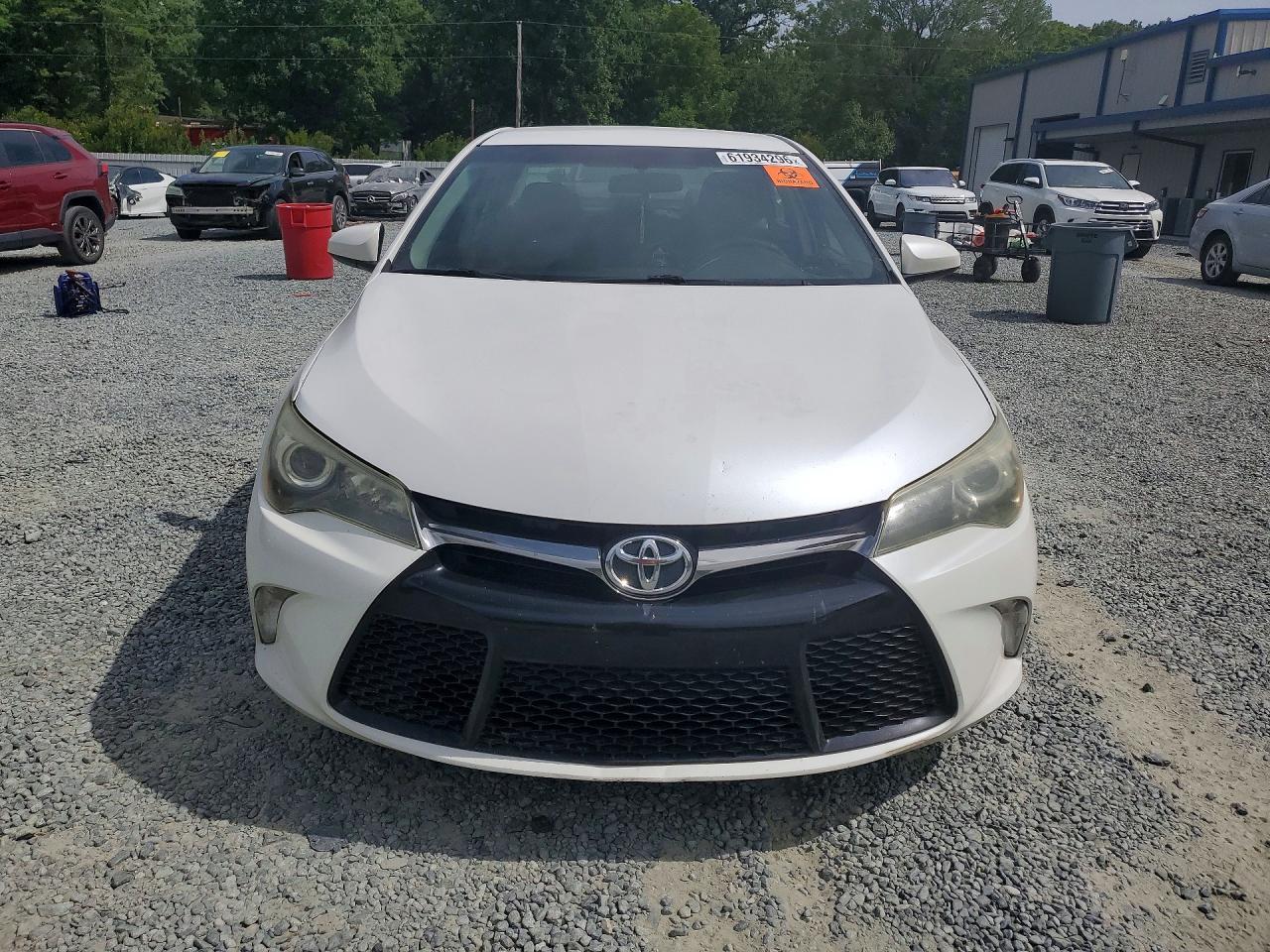 2017 Toyota Camry Se - Image 5
