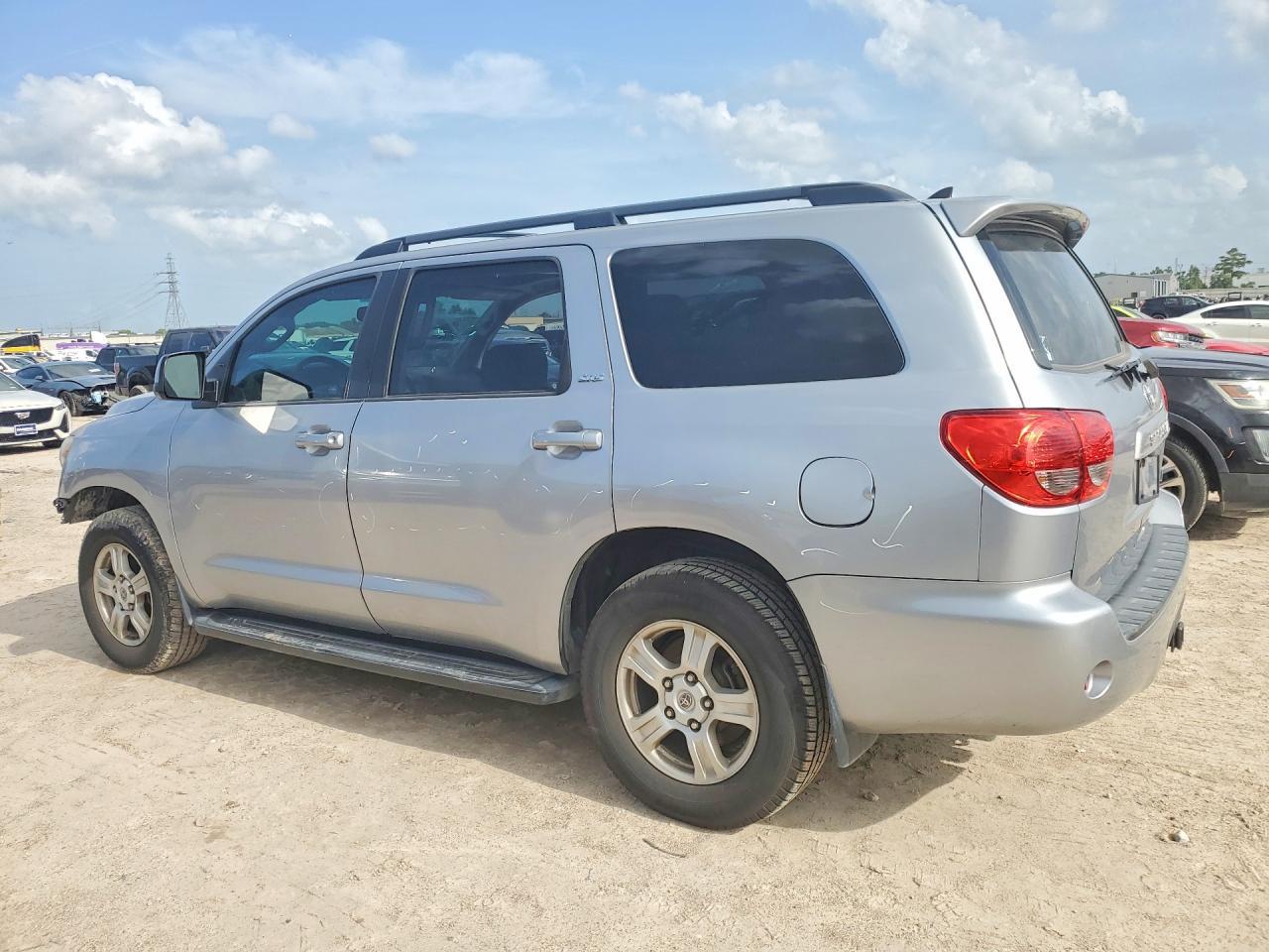2014 Toyota Sequoia Sr5 - Image 2