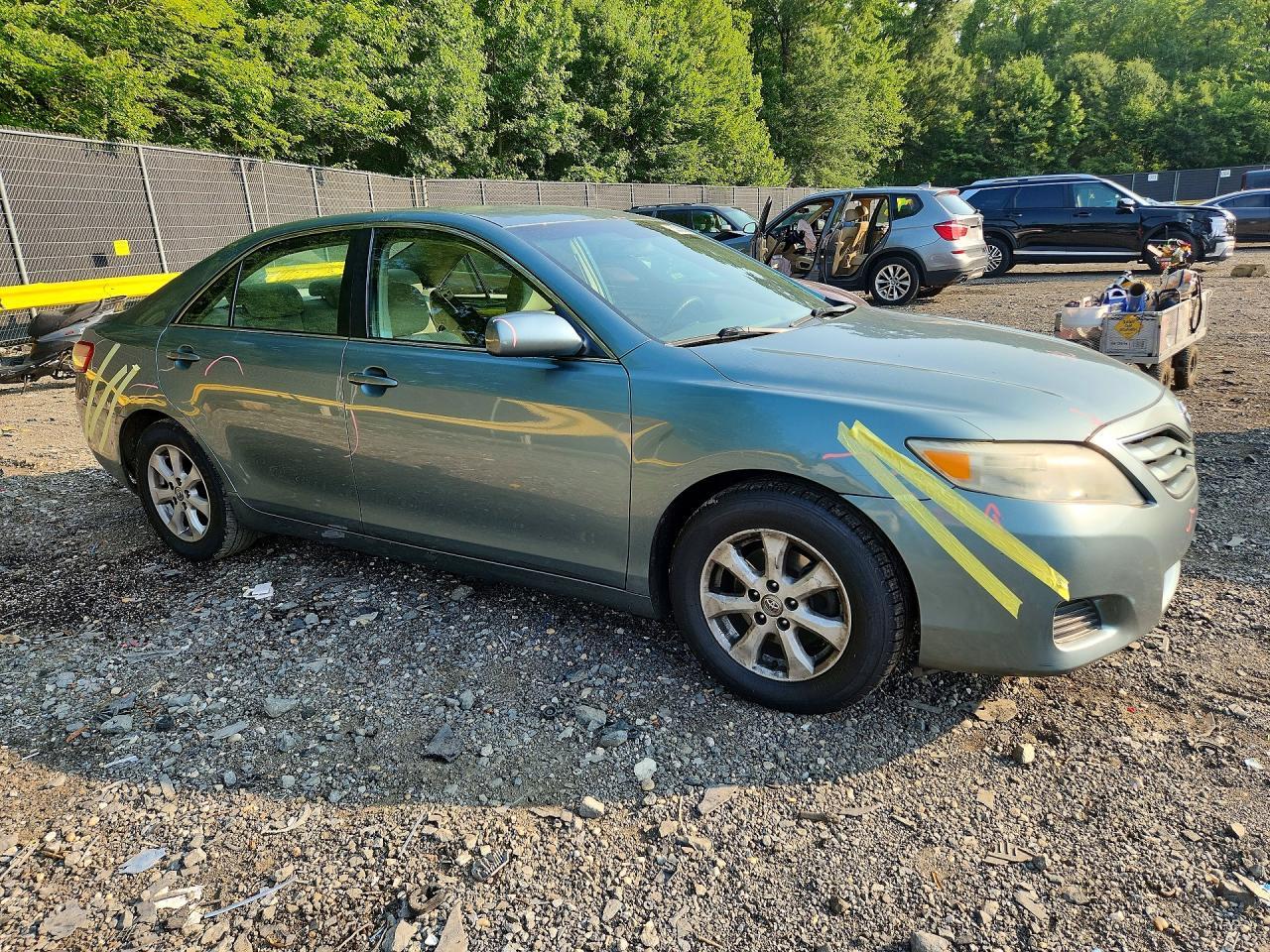 2010 Toyota Camry Le - Фото 4