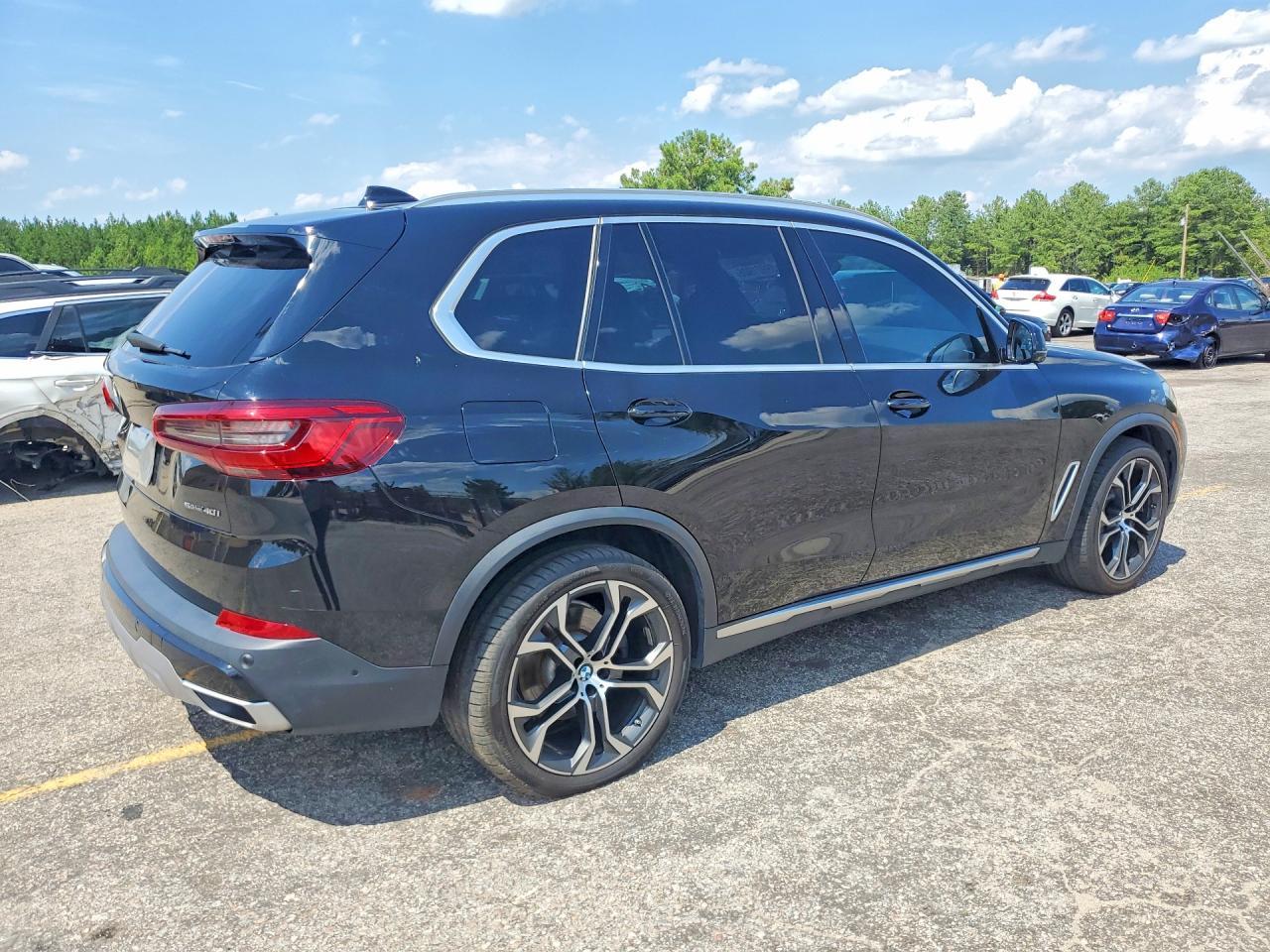 2020 BMW X5 Sdrive 40I - Фото 3