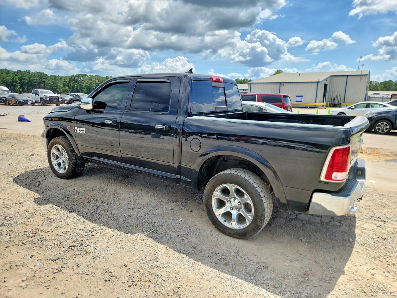 2017 Ram 1500 Laramie - Фото 2