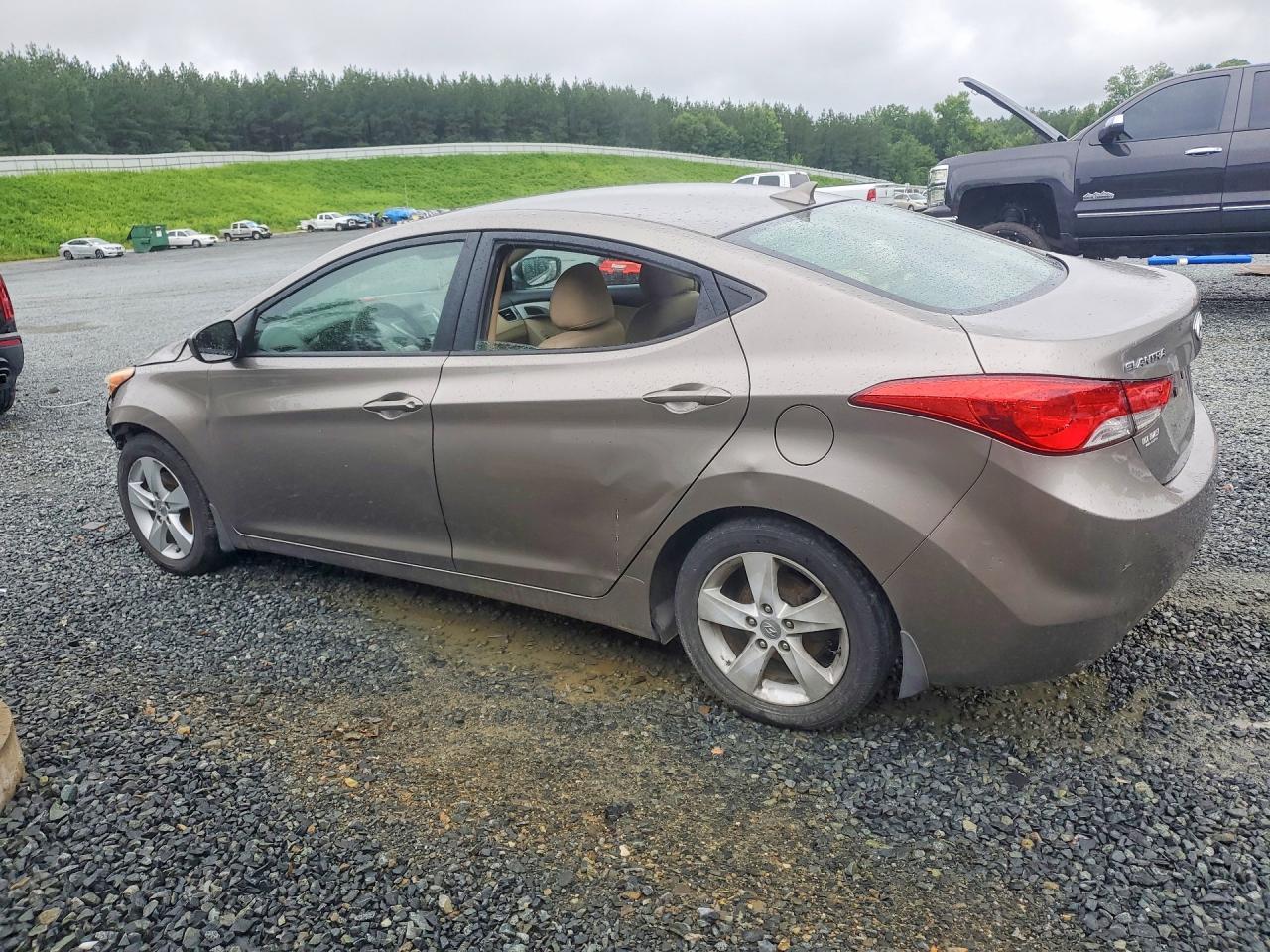 2013 Hyundai Elantra Gls - Фото 2