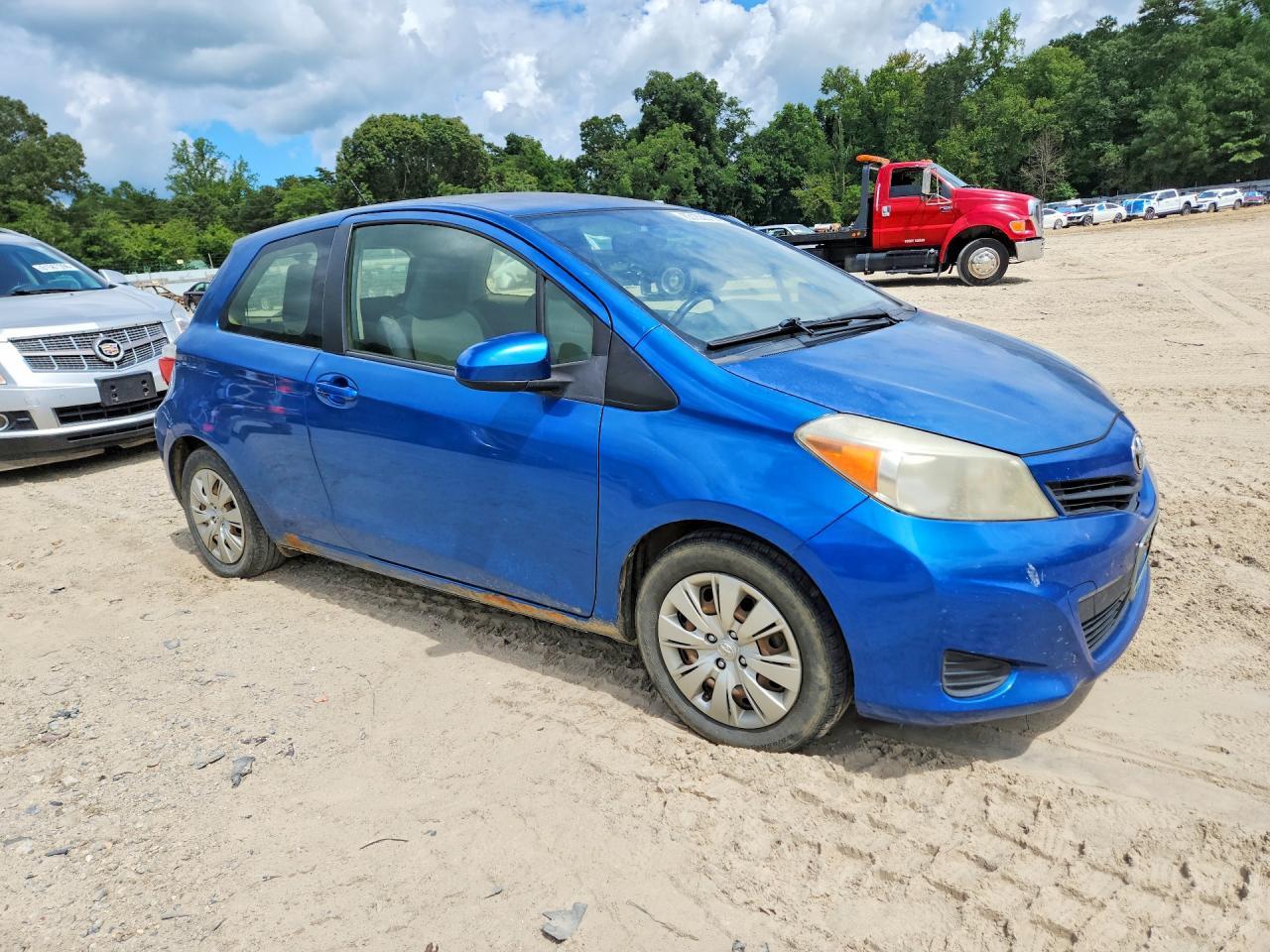 2013 Toyota Yaris 3-Door L - Image 4