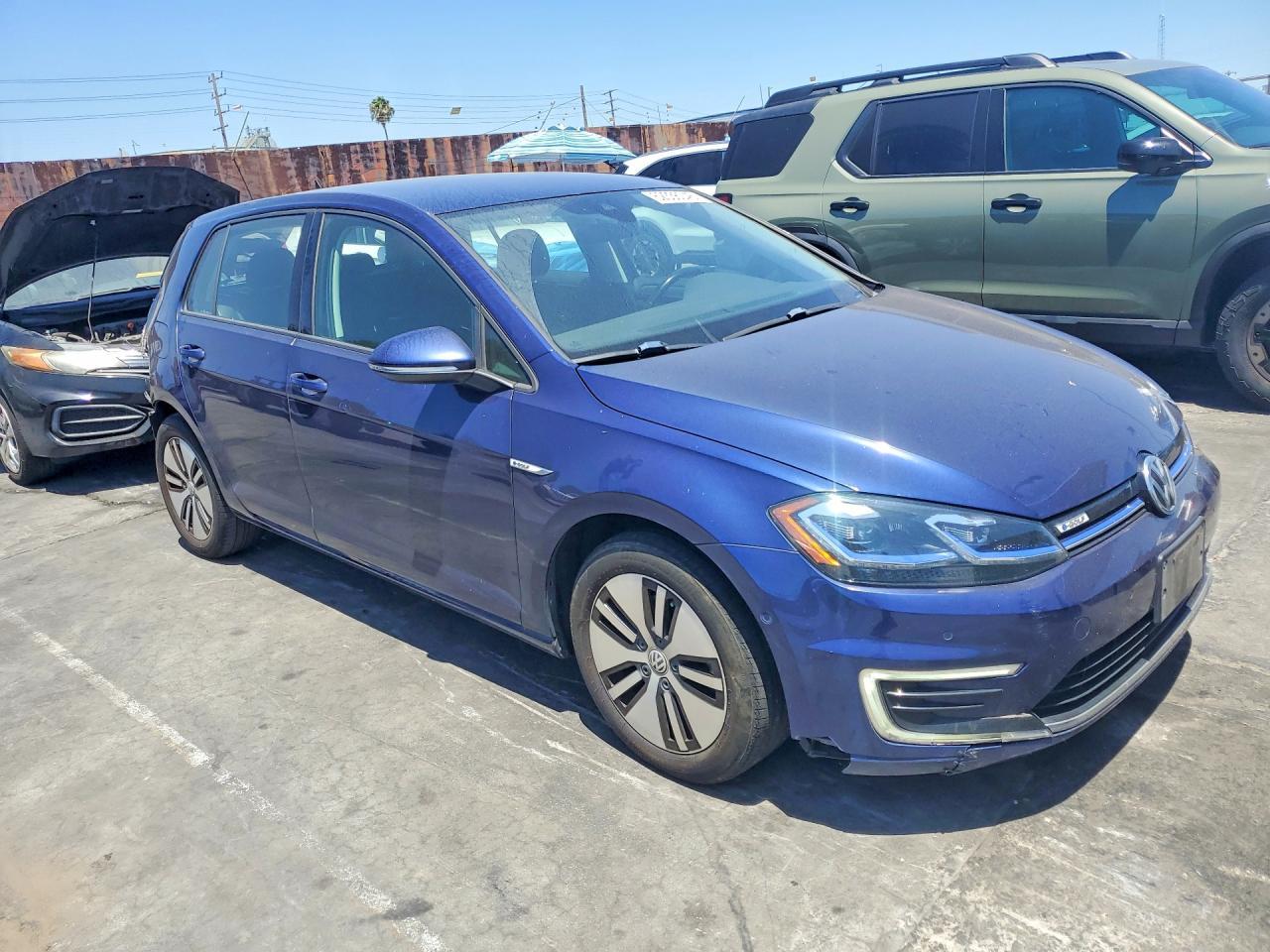 2019 Volkswagen E-Golf Sel Premium - Image 4