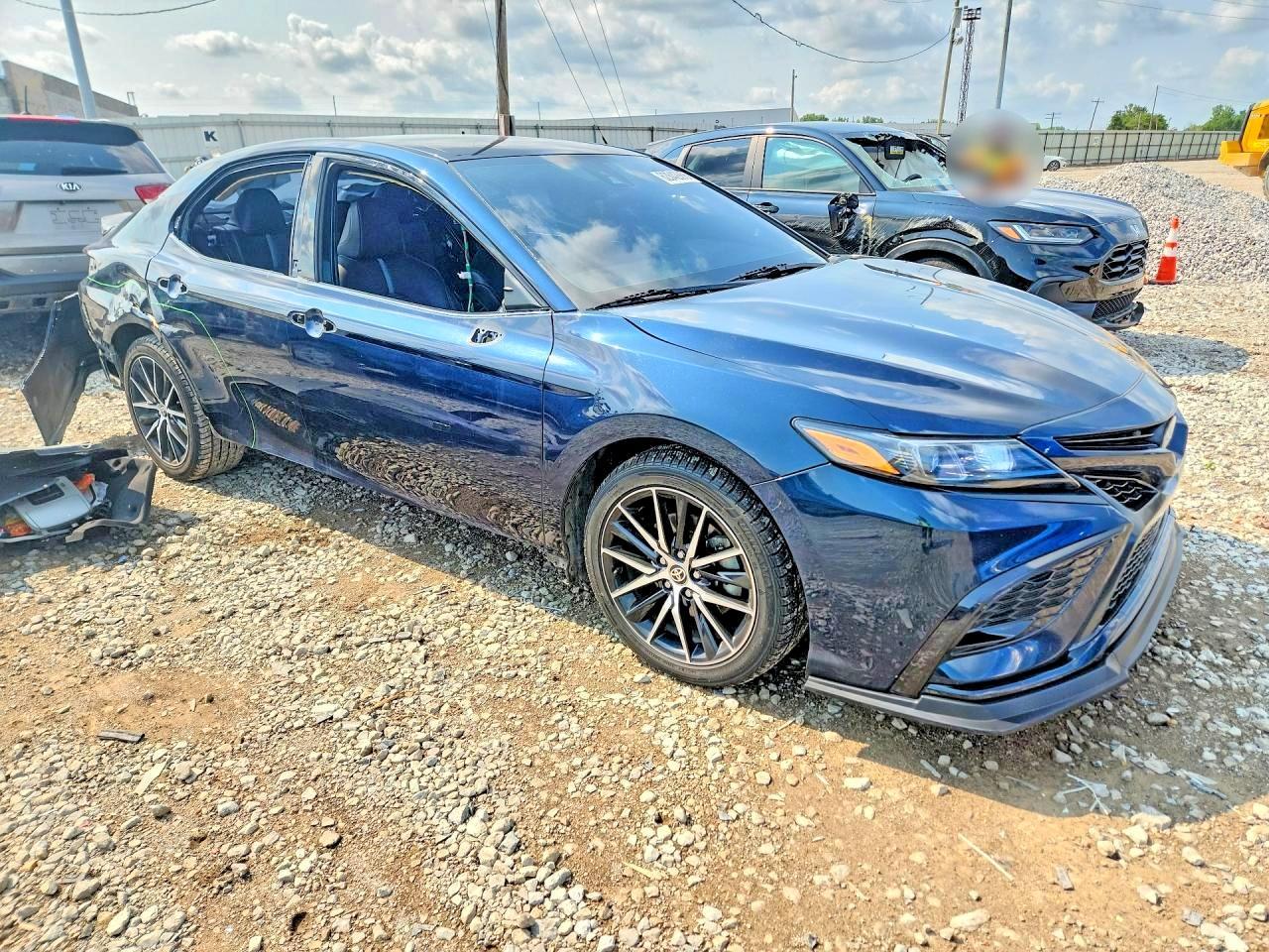 2021 Toyota Camry Se - Фото 4