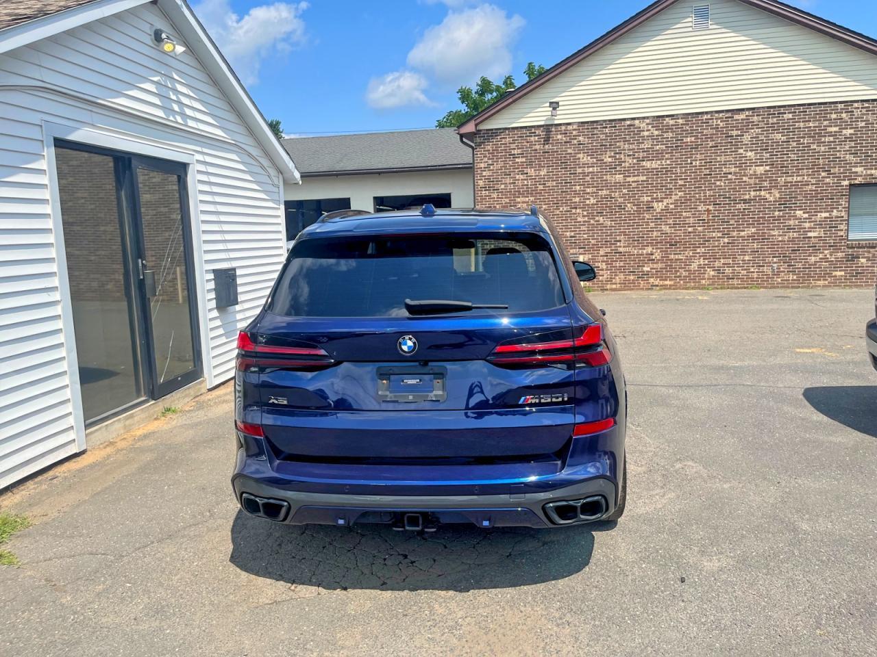 2024 BMW X5 M60I - Фото 6