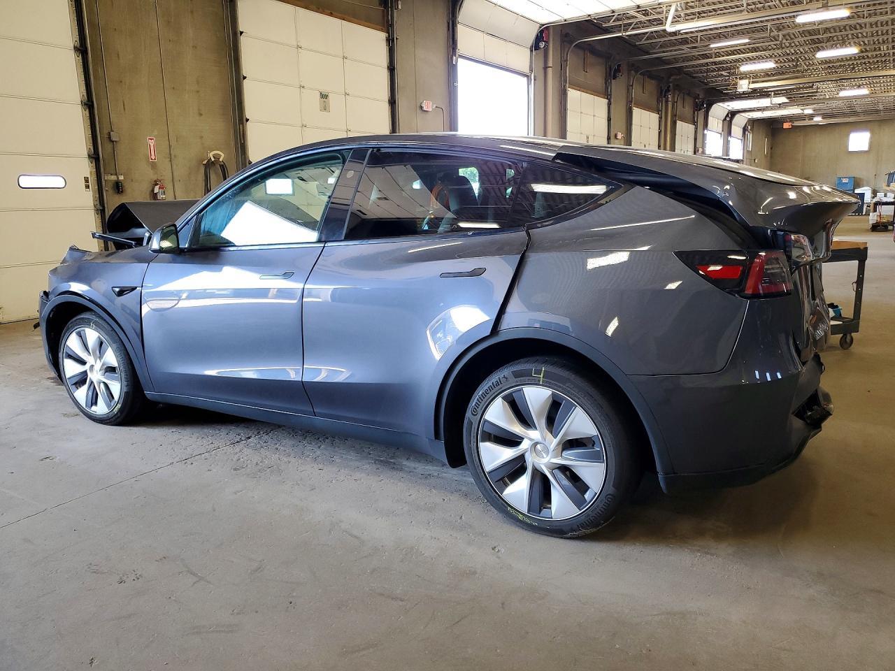 2023 Tesla Model Y - Фото 2