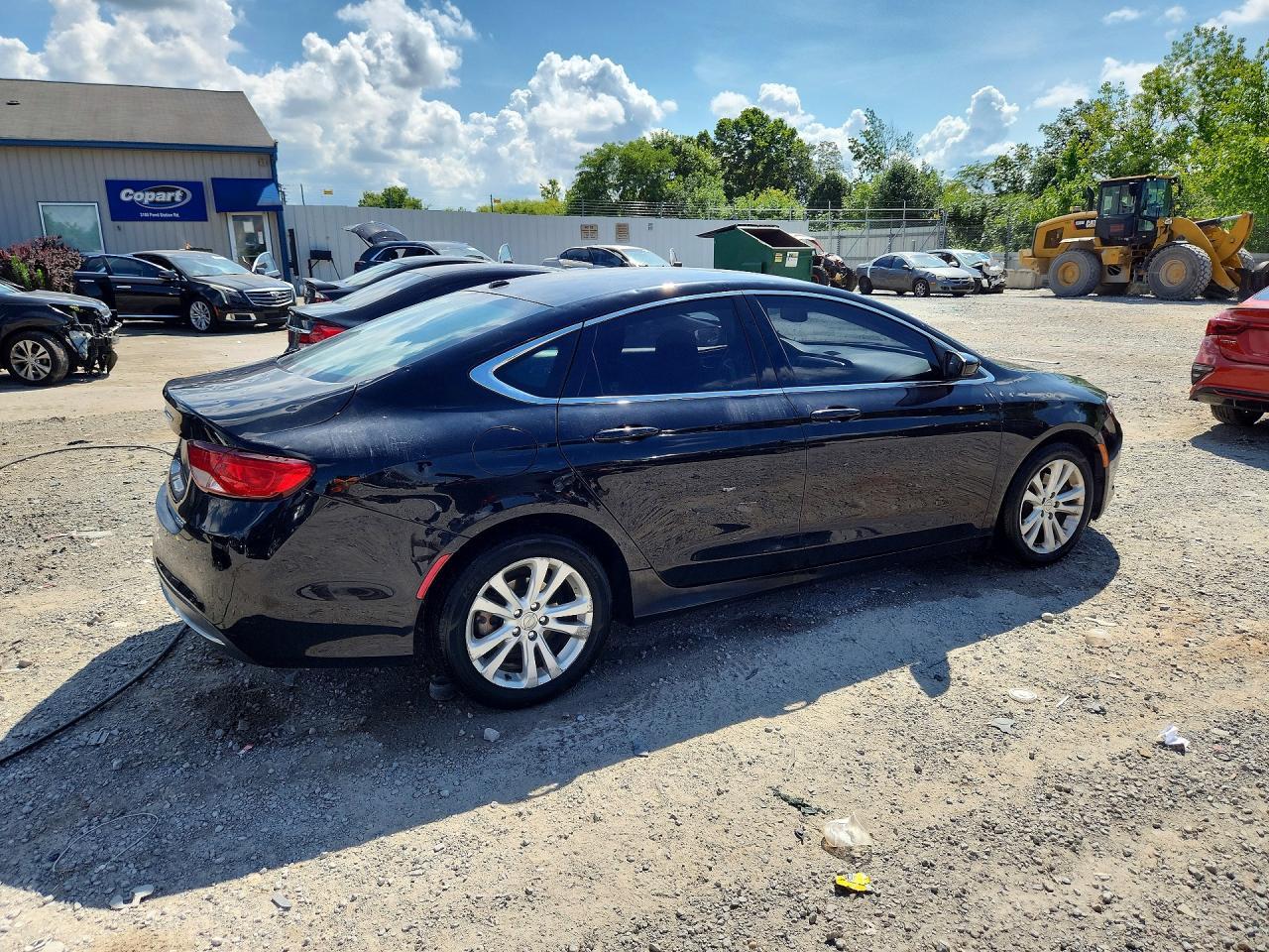2015 Chrysler 200 Limited - Фото 3