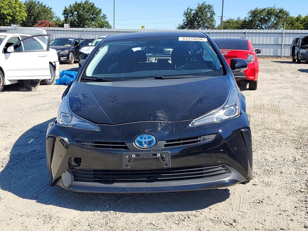 2020 Toyota Prius Le - Фото 5
