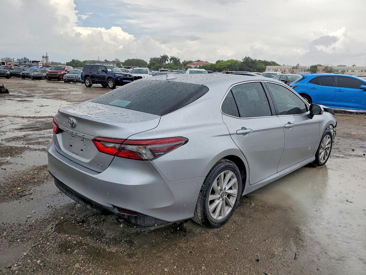 2024 Toyota Camry Le - Фото 3