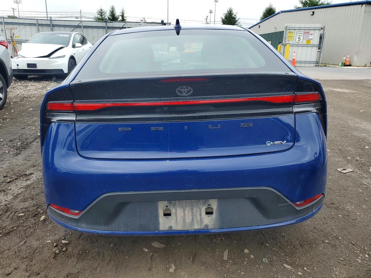 2025 Toyota Prius Le - Фото 6