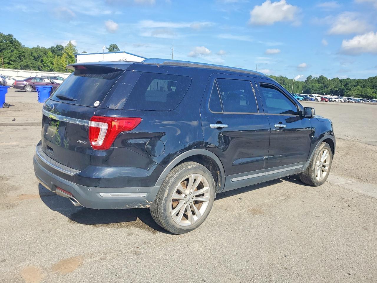 2018 Ford Explorer Limited - Image 3