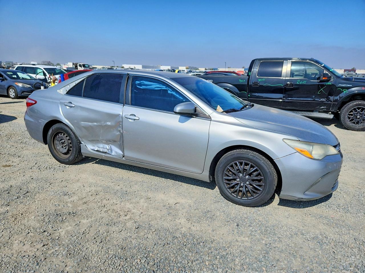 2015 Toyota Camry Le - Фото 4