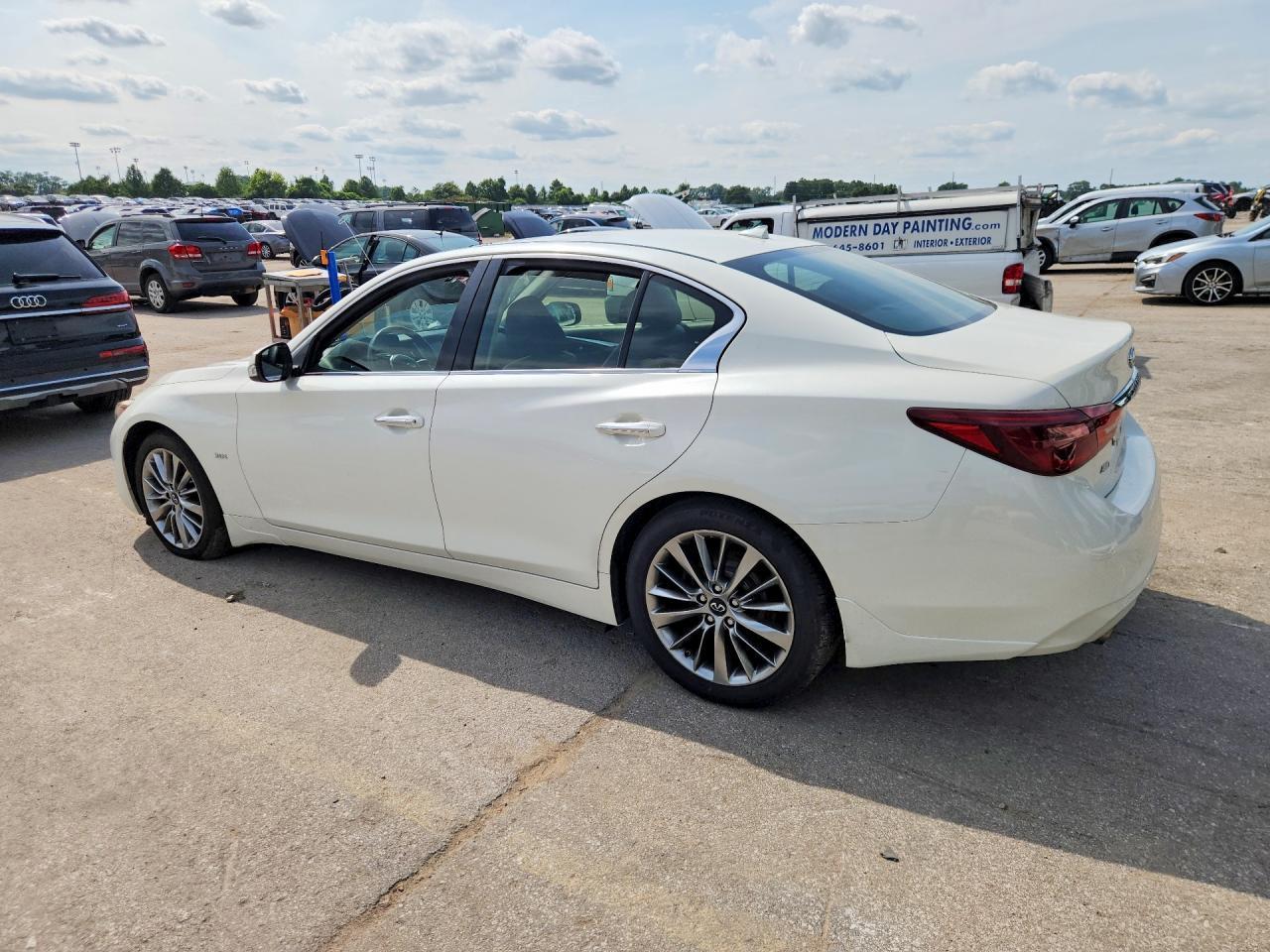 2018 Infiniti Q50 3.0T Luxe - Фото 2