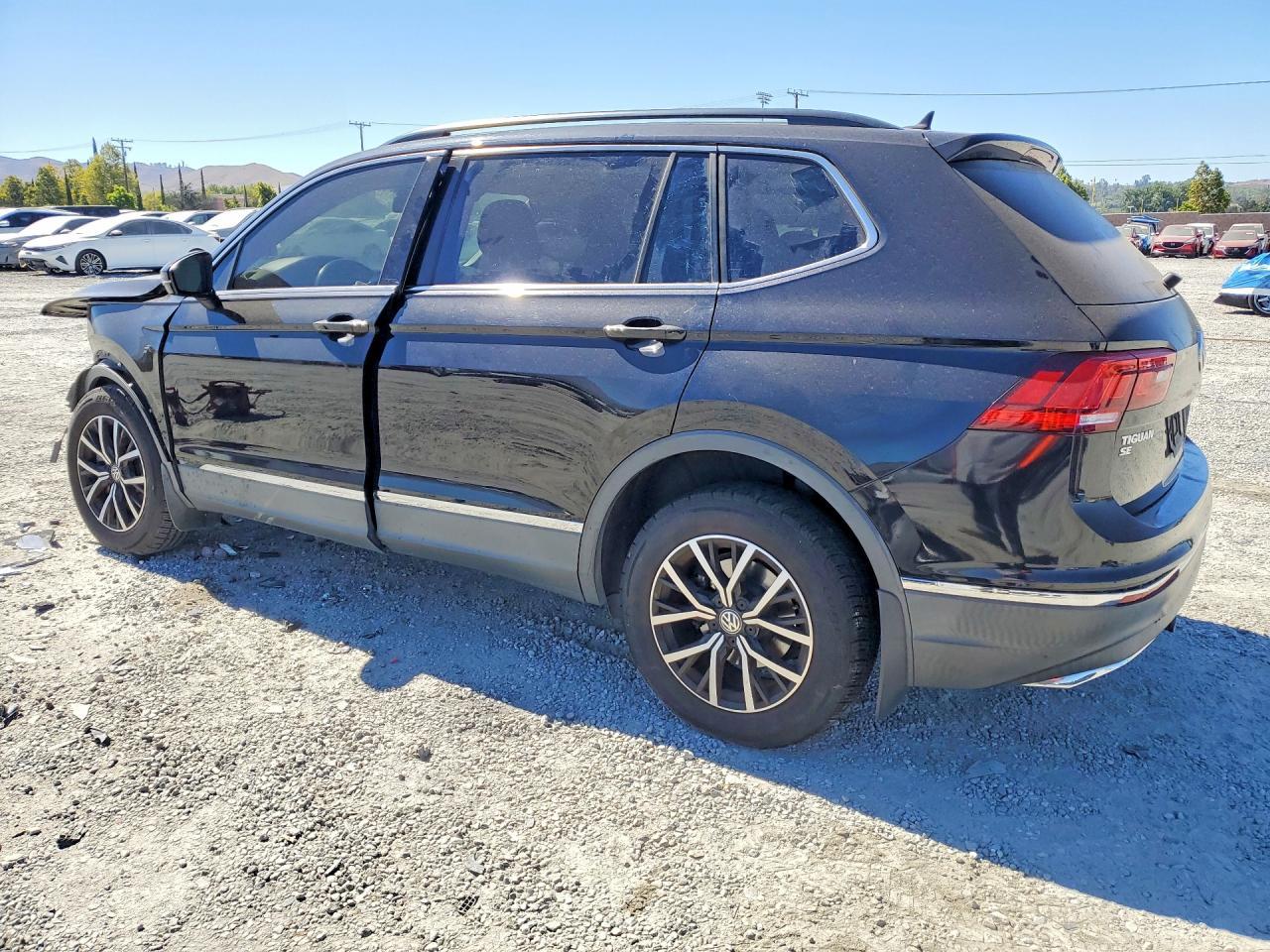 2021 Volkswagen Tiguan Se - Фото 2