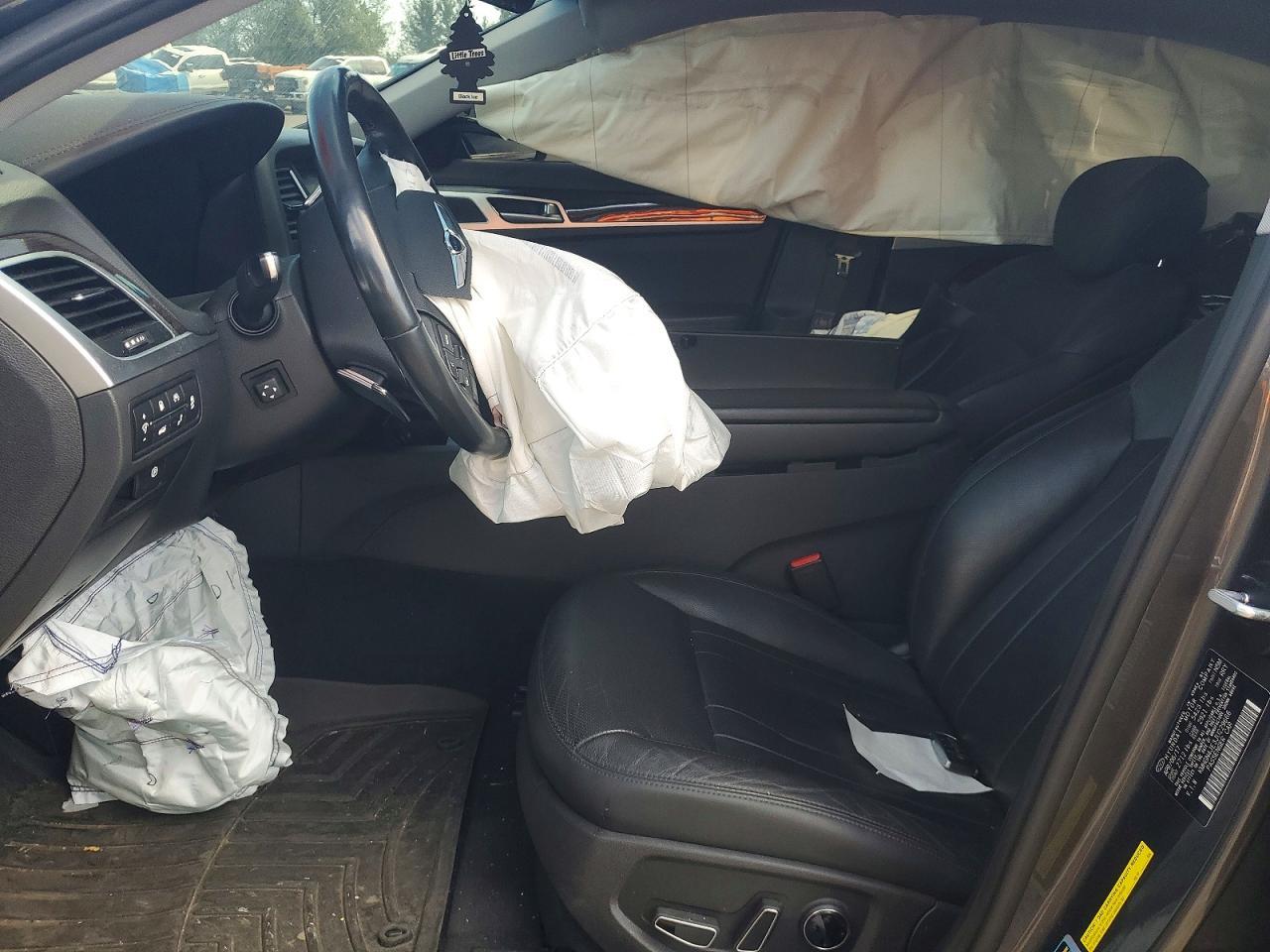 2018 Genesis G80 3.8 - Image 7