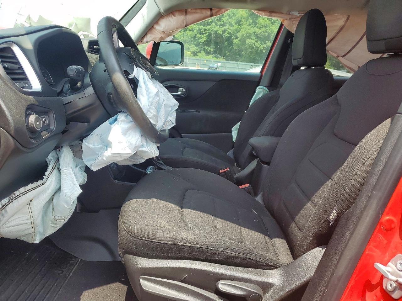 2018 Jeep Renegade Latitude - Image 7