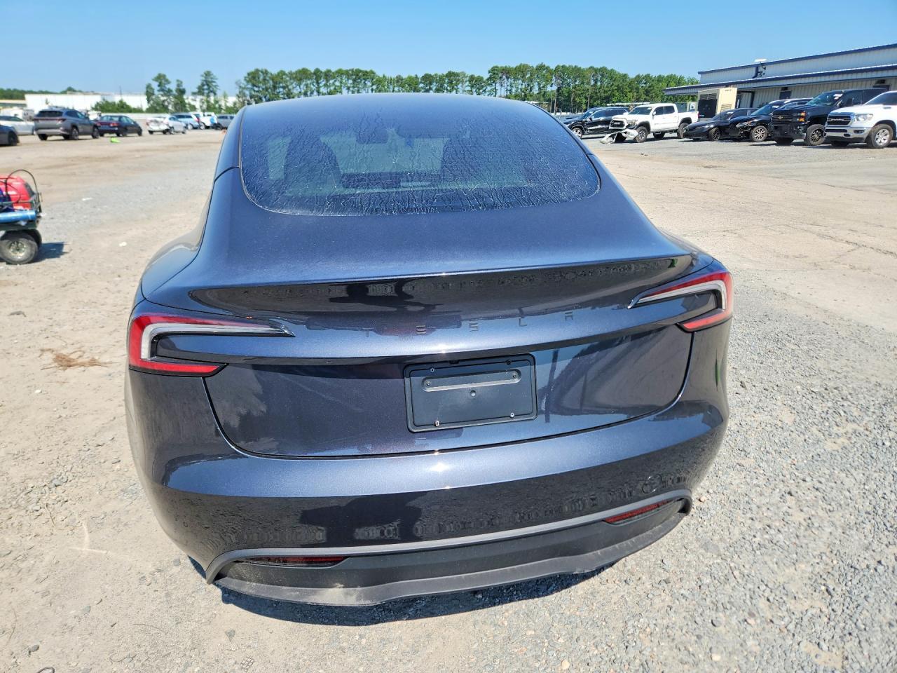 2026 Tesla Model 3 - Фото 6