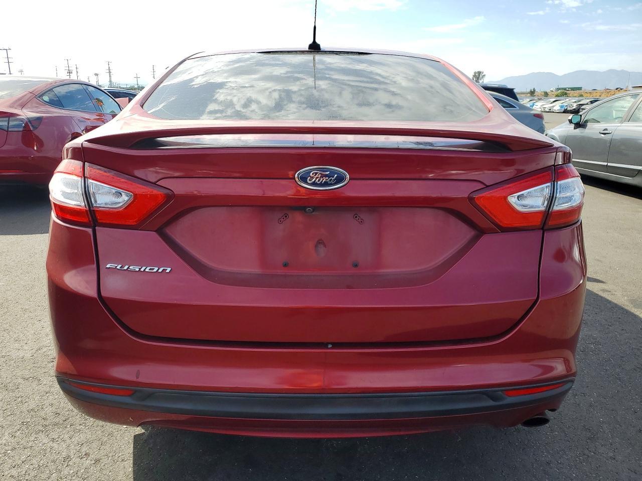 2016 Ford Fusion S - Фото 6