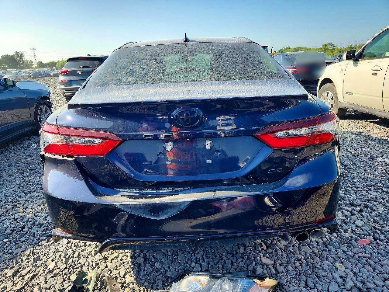 2022 Toyota Camry Se - Image 6