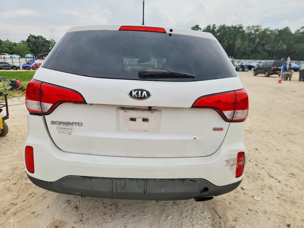 2015 Kia Sorento Lx - Image 6