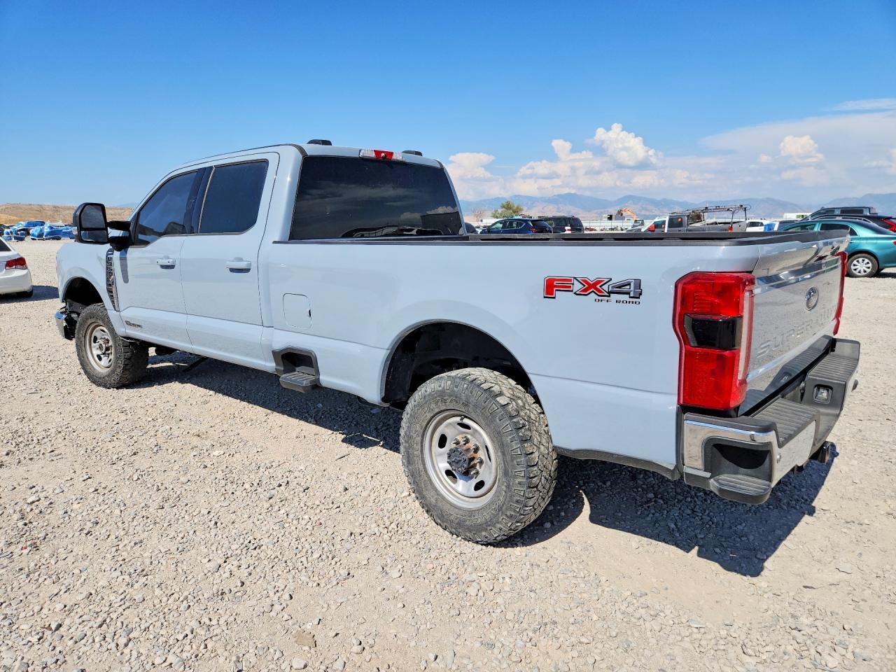 2025 Ford F350 Super Duty - Фото 2