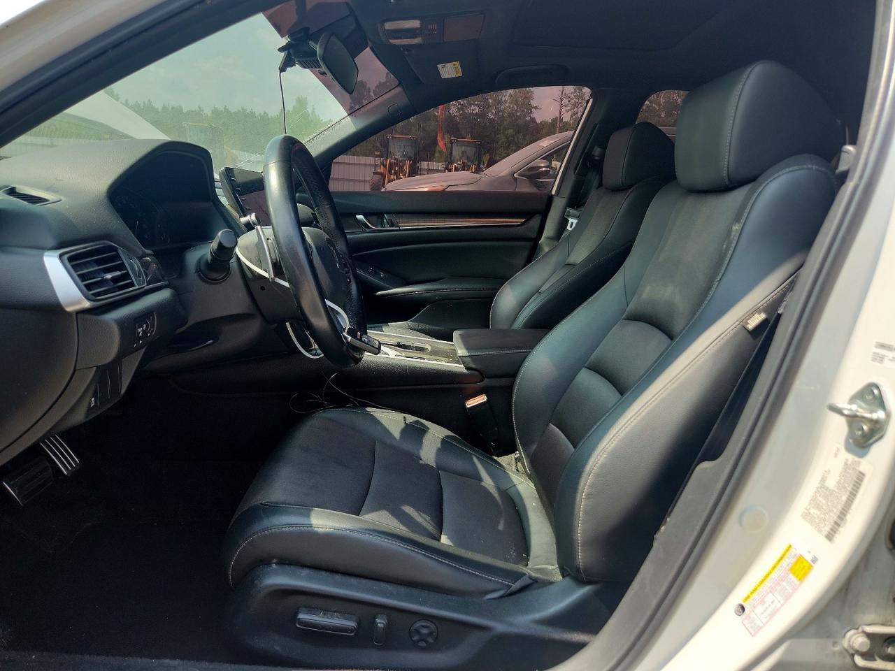 2022 Honda Accord Sport - Image 7