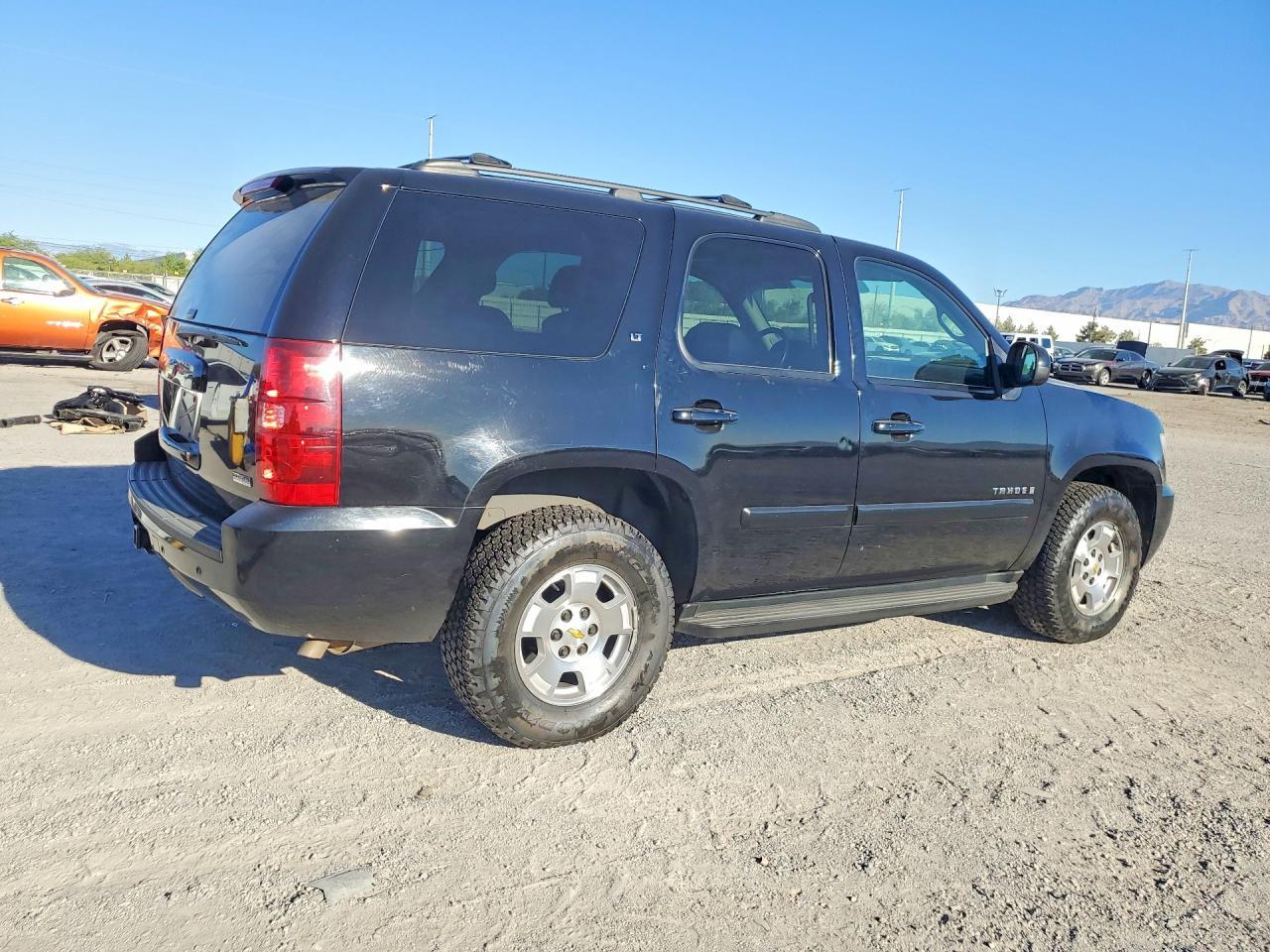 2008 Chevrolet Tahoe C1500 - Фото 3