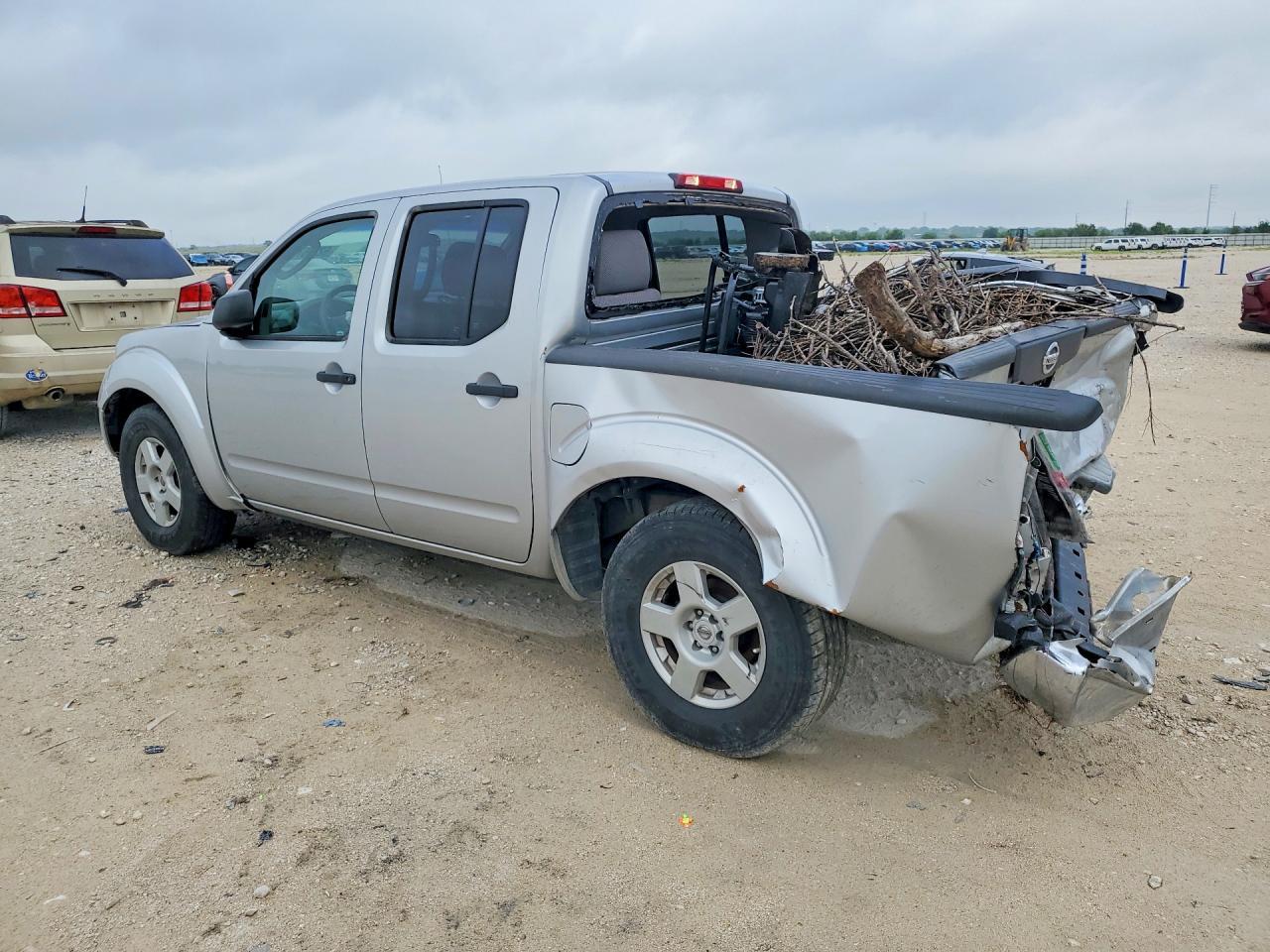 2005 Nissan Frontier Se - Фото 2