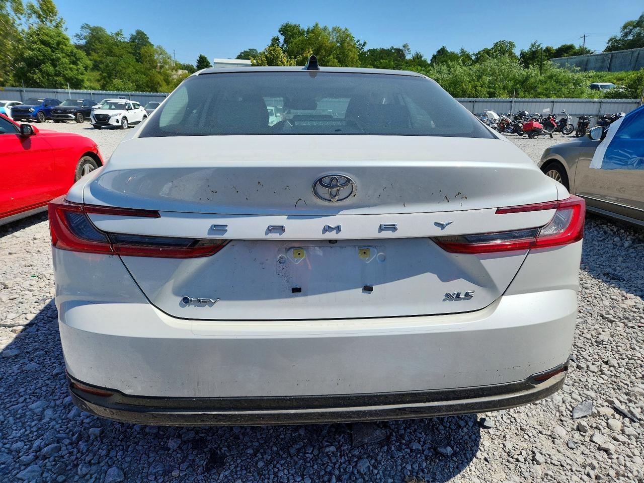 2025 Toyota Camry Xle - Фото 6