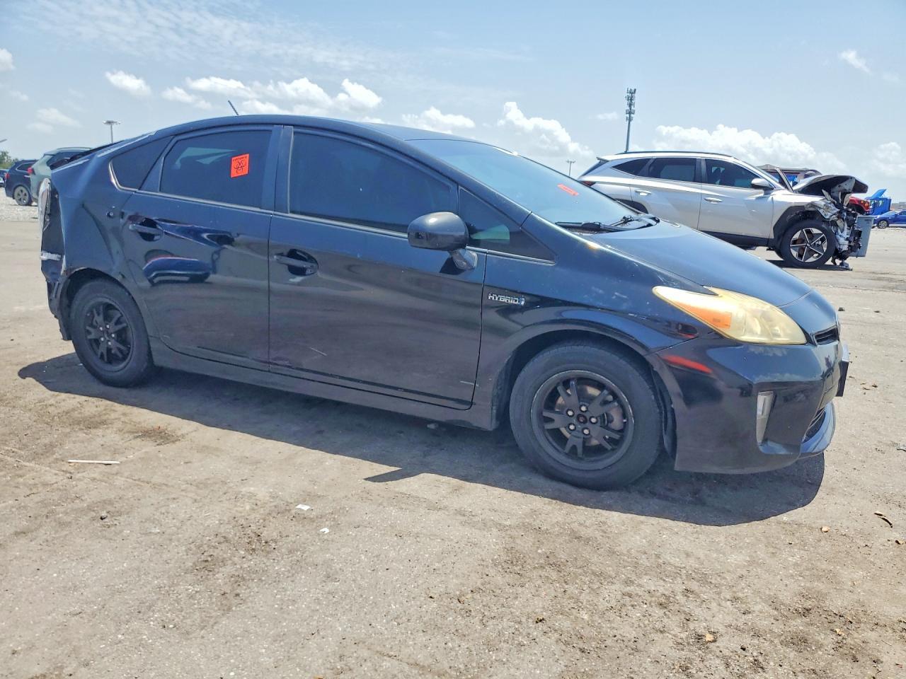 2015 Toyota Prius Three - Фото 4