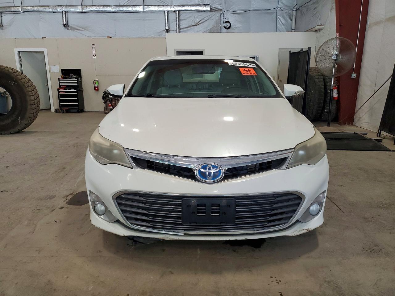 2013 Toyota Avalon Hybrid Xle Touring - Image 5