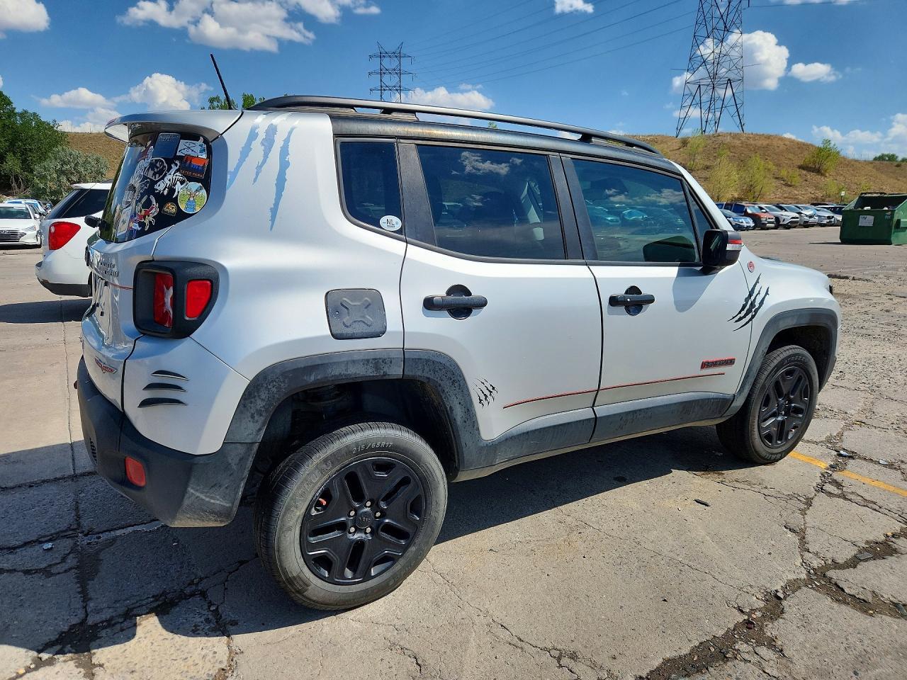 2018 Jeep Renegade Trailhawk - Image 3